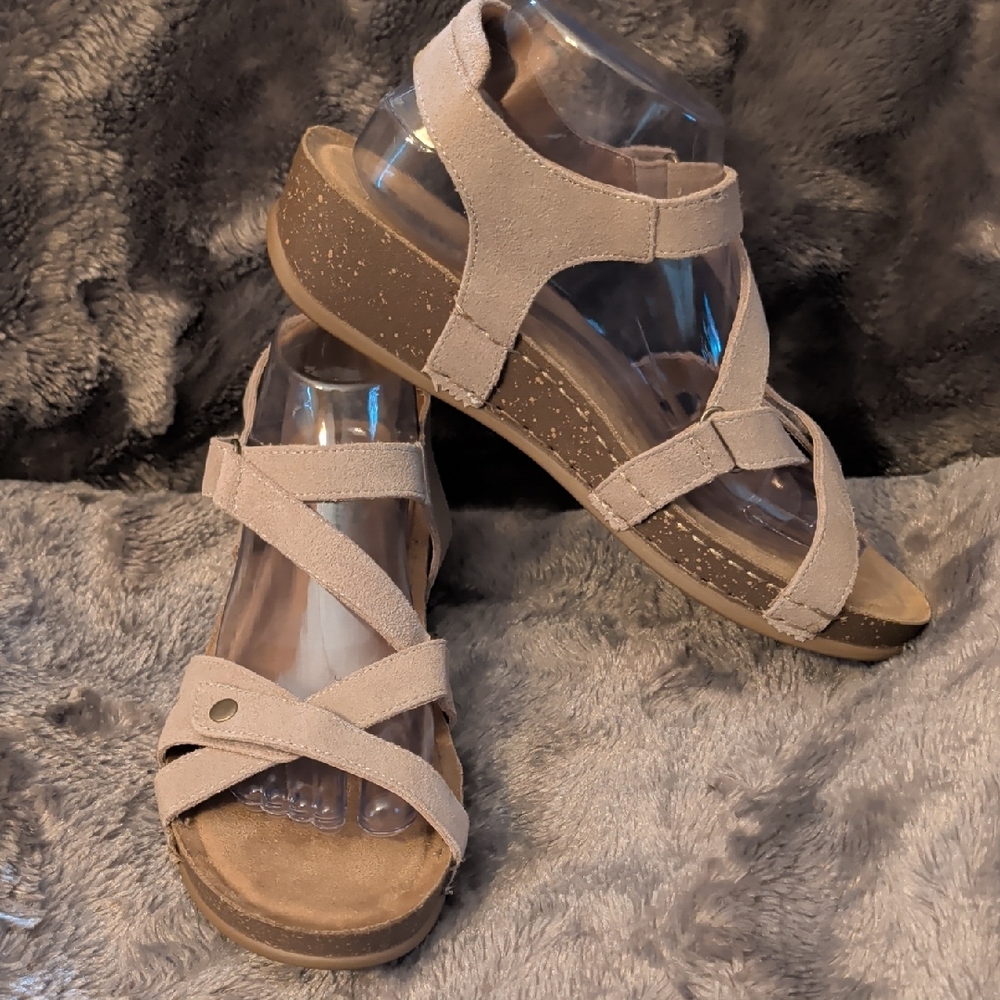 White Mountain Taupe Suede Wedge Sandals